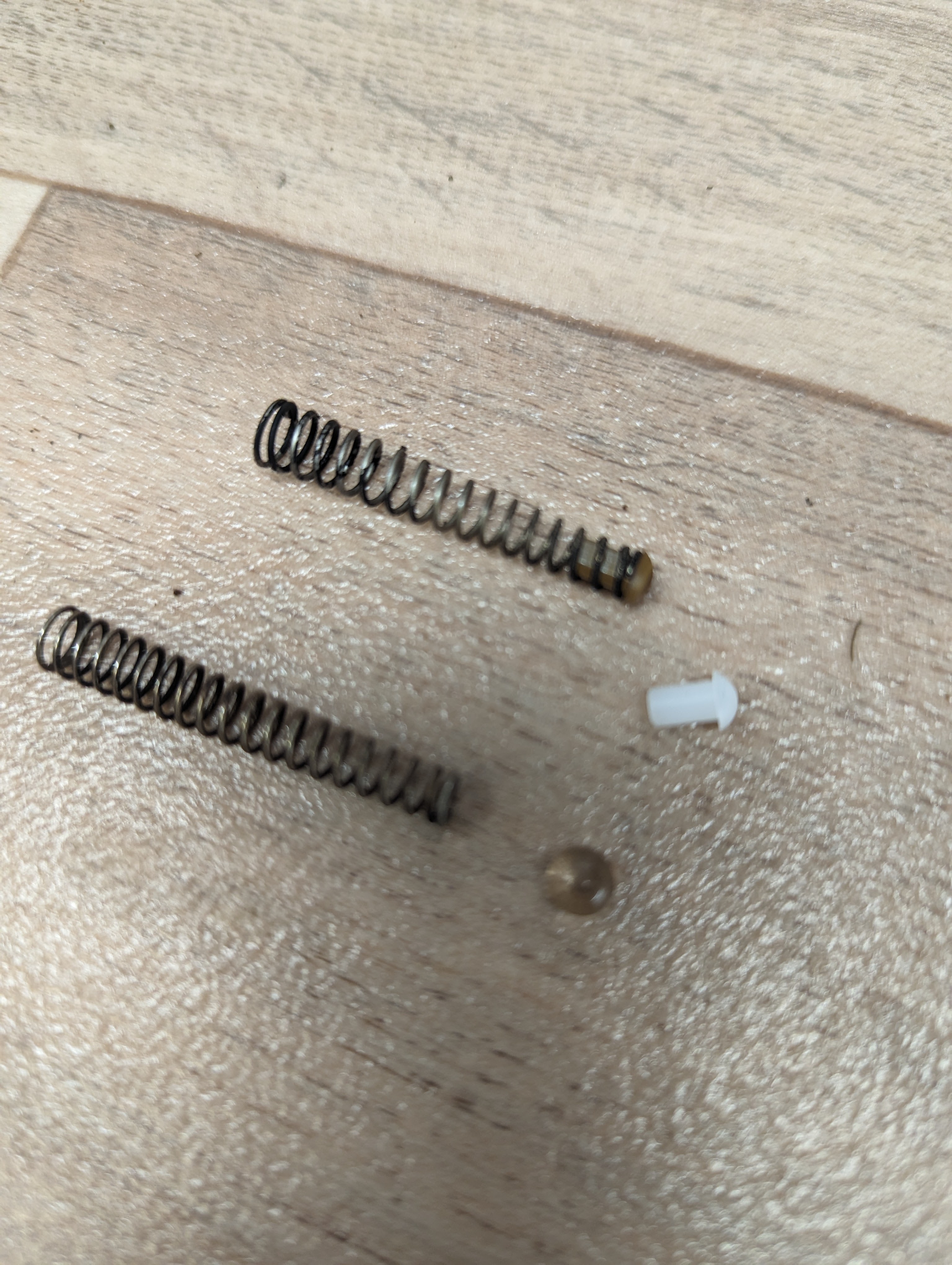 Glaskugel oder Halbkugel aus Plastik