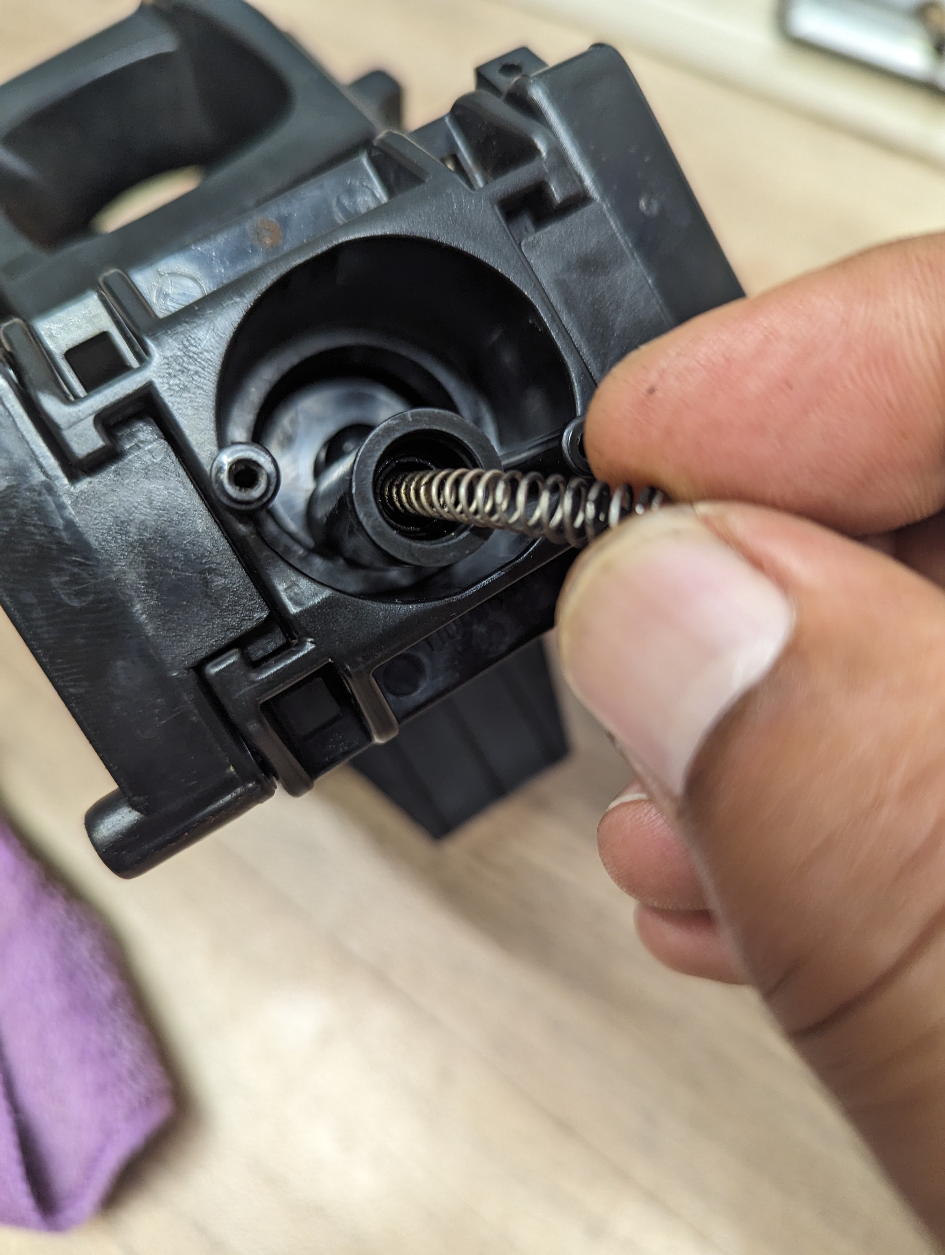 Glaskugel- Feder oder Feder mit Halbkugel nicht vergessen